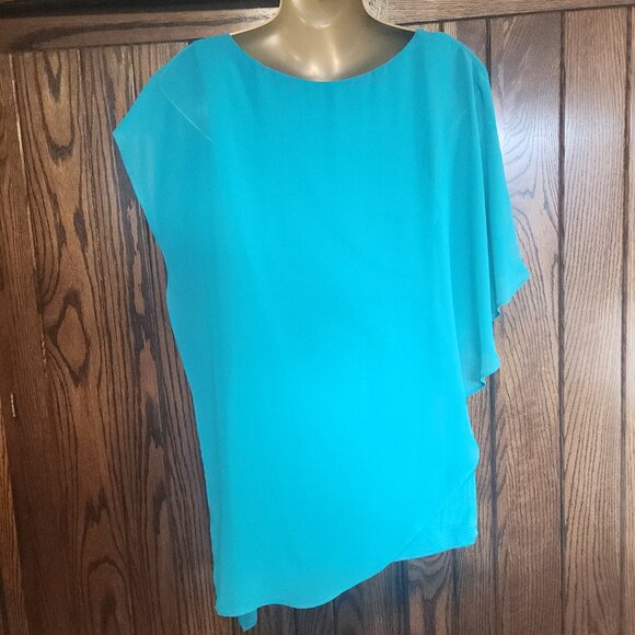 Asymmetrical top - Picture 2 of 4